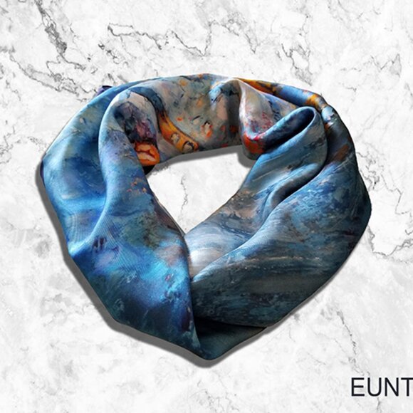 Luxury Euntique 100% Silk Twill Scarf with Hand-Rolled Edges – 90×90 cm Square - Picture 2 of 3